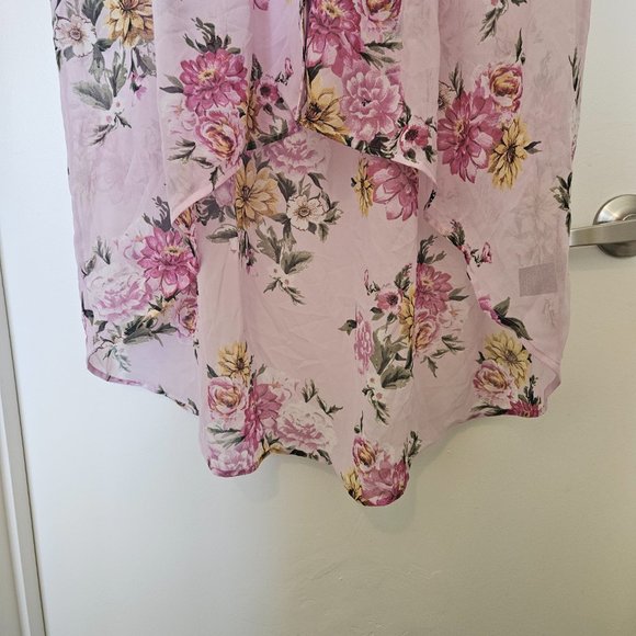 Torrid NWT high low top, button up top, pink floral, size 2 - Picture 6 of 10